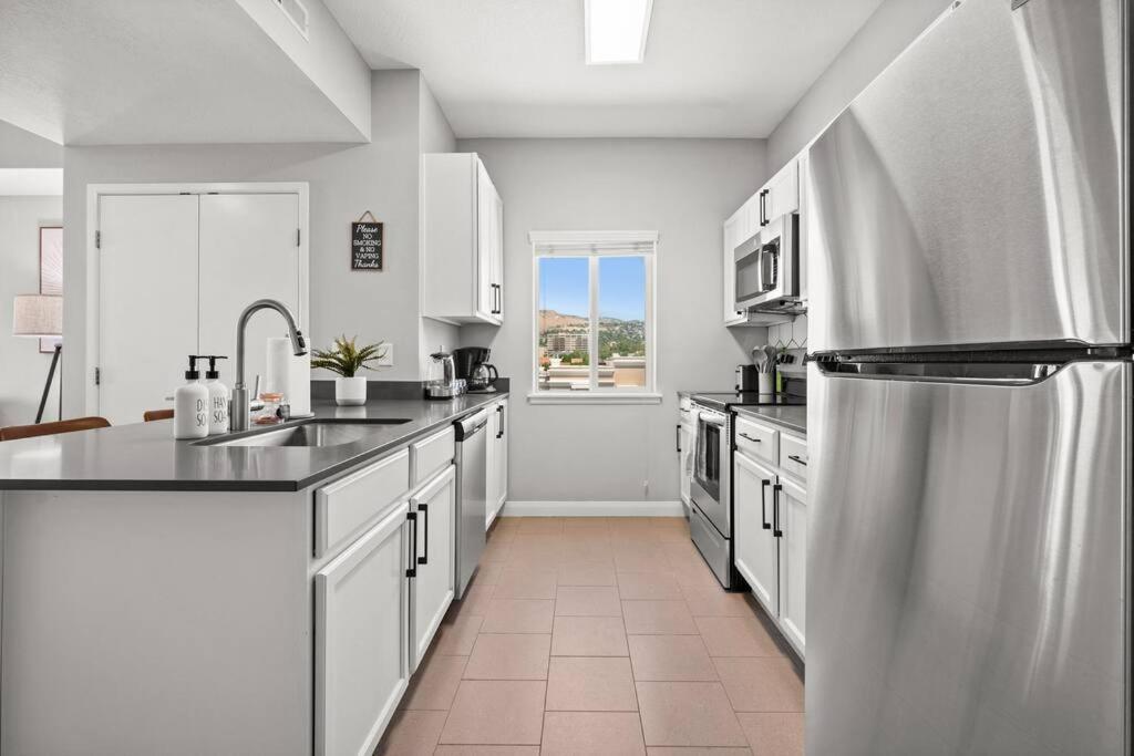 Charming Downtown Getaway Apartment Солт Лейк Сити Екстериор снимка