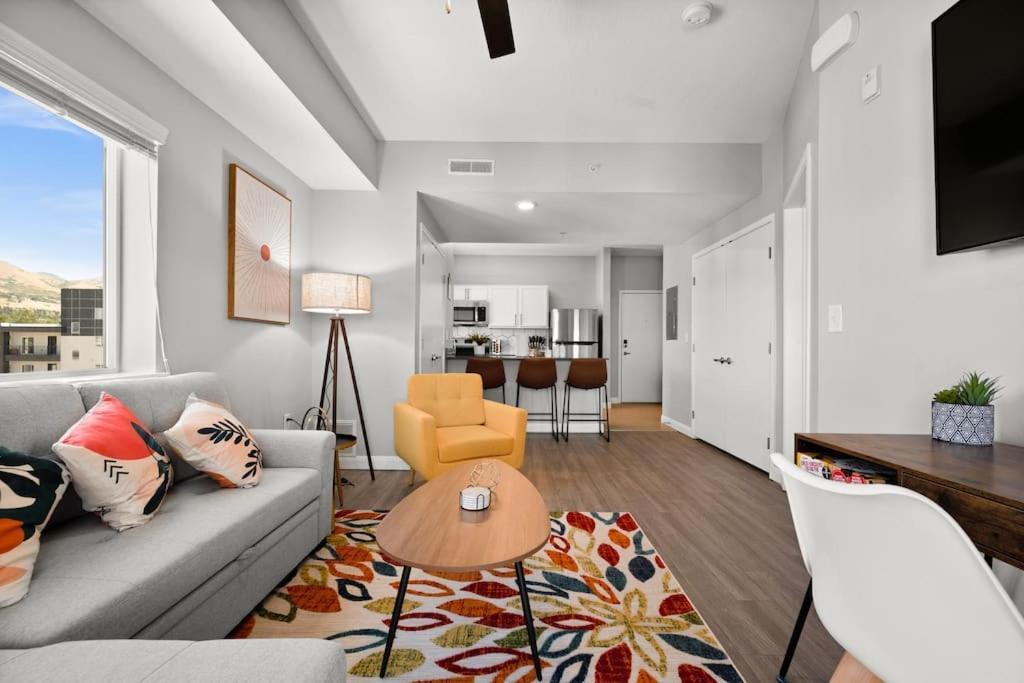 Charming Downtown Getaway Apartment Солт Лейк Сити Екстериор снимка