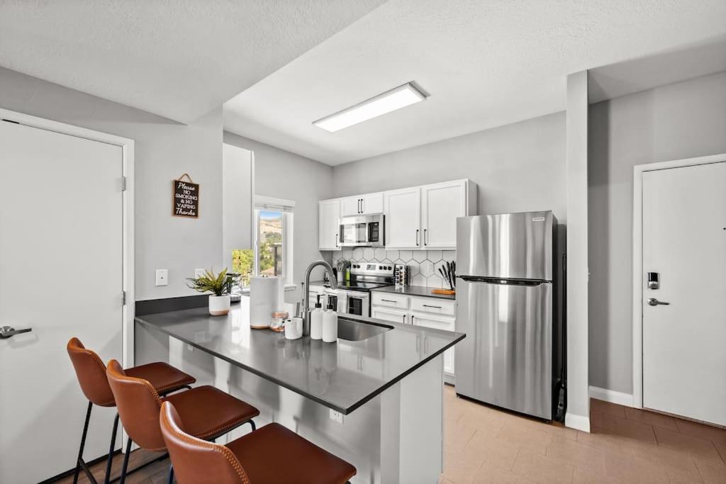 Charming Downtown Getaway Apartment Солт Лейк Сити Екстериор снимка